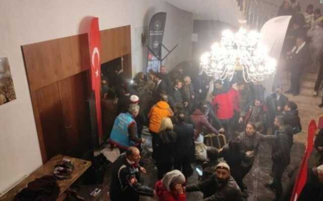 В одном из городов Турции рухнул потолок отеля: десятки пострадавших