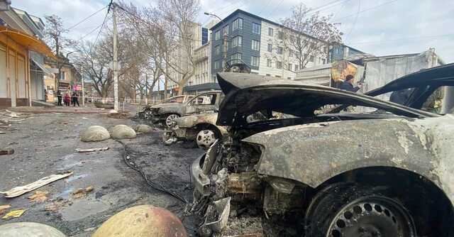 Оккупанты ударили по жилому кварталу Херсона. Есть погибший и раненая