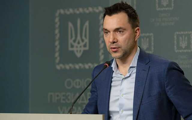 Арестович повідомив, коли оголосять про постачання Україні танків "Леопард"