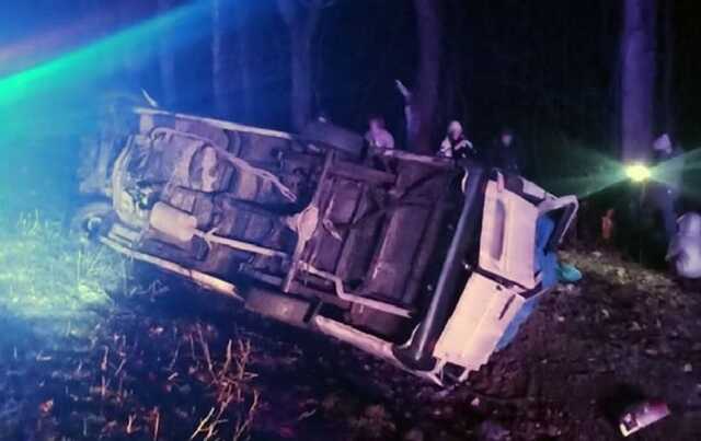 Під Хмельницьким перекинувся рейсовий автобус із людьми з Харкова: багато постраждалих