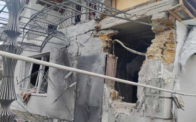 Унаслідок вчорашнього обстрілу Херсона загинула людина, ще пʼятеро – поранені