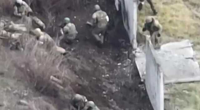 Украинские пограничники показали фото жестких боев в Соледаре