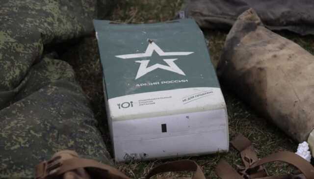 "Мруть та сліпнуть". Окупант жаліється, що його товаришів труять горілкою (перехоплення)