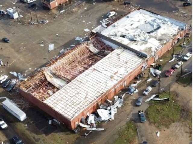 У США пронісся потужний торнадо: є руйнування і жертви