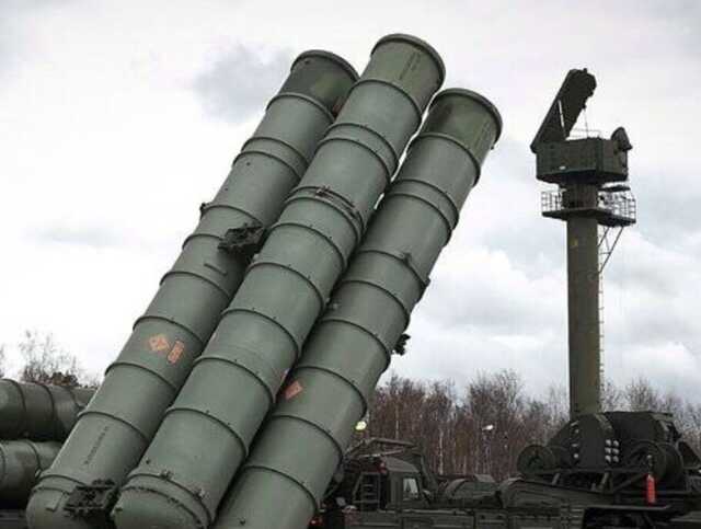 У Москві в розпал війни проти України розгорнули дивізіон С-400