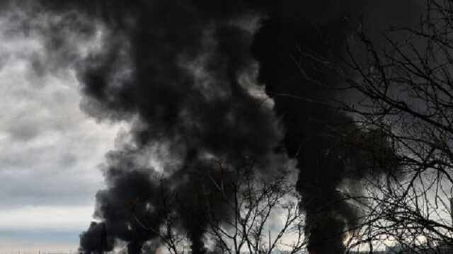 У Києві чули вибухи. В області працює ППО