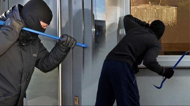 Українці знаходять мітки на дверях від квартирних злодіїв: як вони виглядають