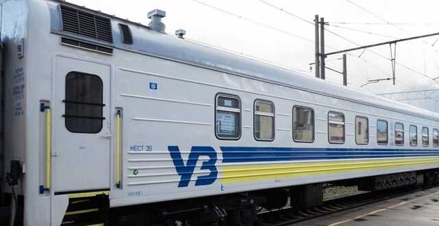 В Украине ряд поездов продолжает задерживаться из-за обстрелов