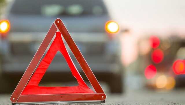 У Києві легковик на швидкості протаранив маршрутку