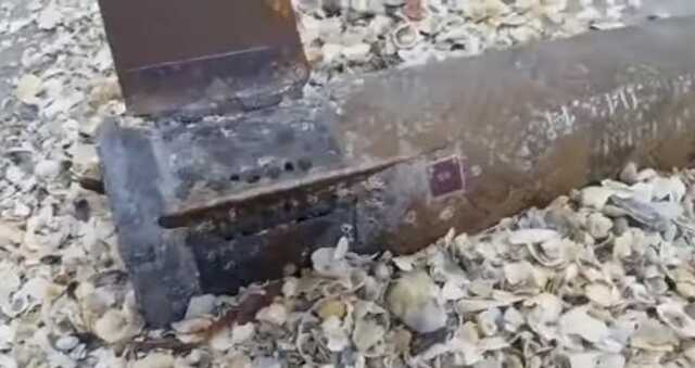 У Румунії на пляж винесло двигун ракети: знахідку передадуть міноборони