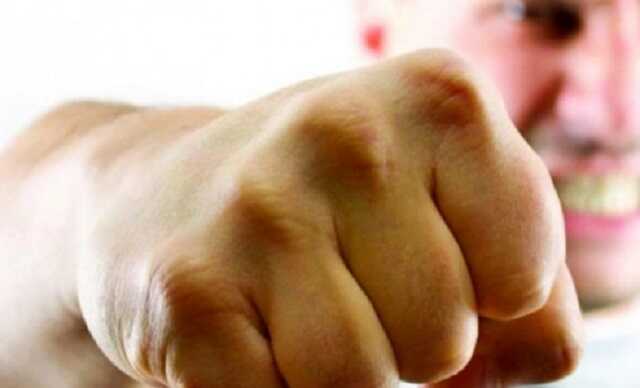 На Харківщині жінка померла після удару по обличчю