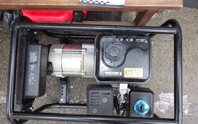 У Києві перукарка разом із клієнтом та перехожими затримали викрадачів генератора