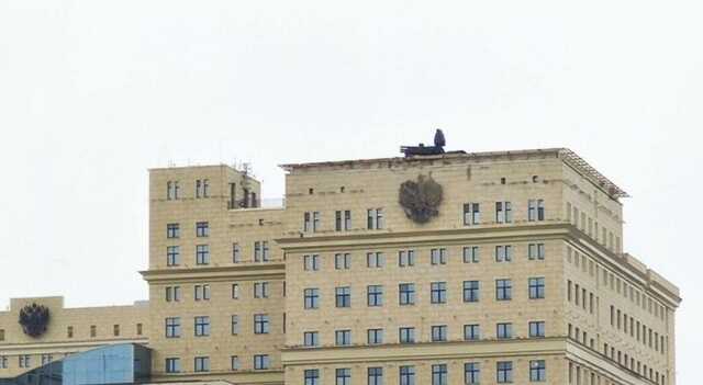 "Паніки немає". У Москві встановлюють ЗПРК "Панцирь-С1" на даху адмінбудівель