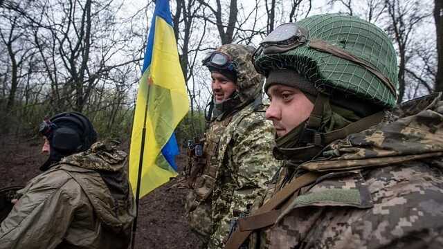 Ворог наступає на низці напрямків, нарощує інтенсивність застосування авіації, - Генштаб