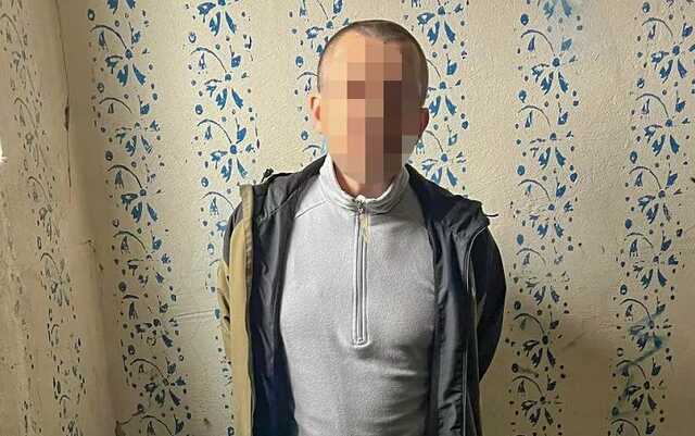 У Києві рецидивіст бризнув балончиком в бік 13-річного хлопця та пограбував його