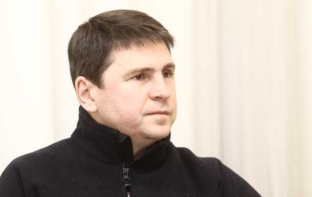 Подоляк про ядерний шантаж Медведєва: такі люди мають бути ізольовані чи виліковані