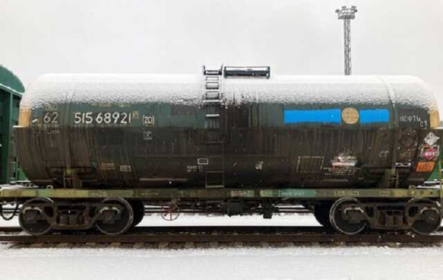 В Естонію не пропустили цистерни з РФ з написом "русский мир"