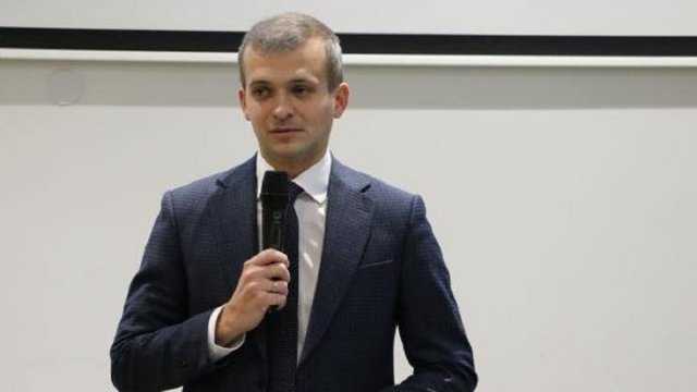 Пойманного на взятке замминистра Лозинского уволили