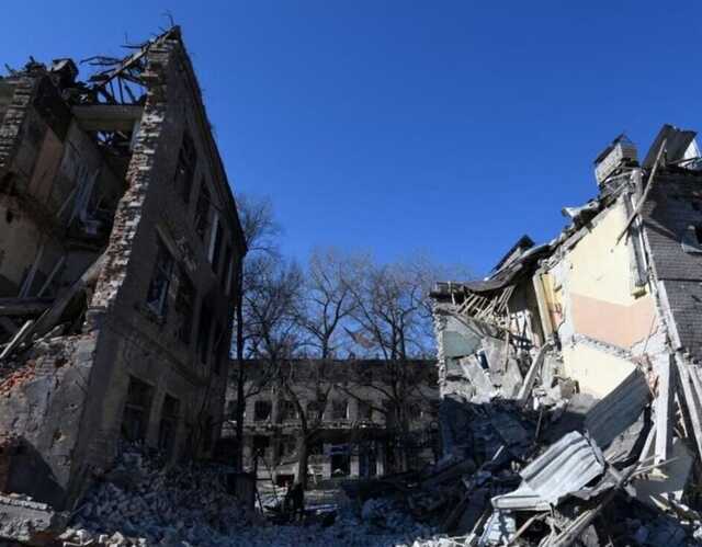 У Дніпрі сотні людей прийшли попрощатися з жертвами ракетного удару РФ