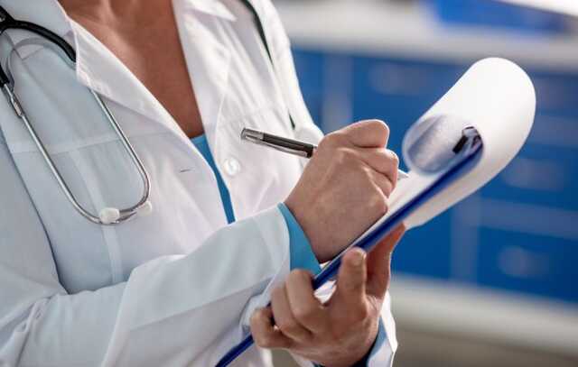 У Черкасах судять лікарів, через недбалість яких померла депутатка