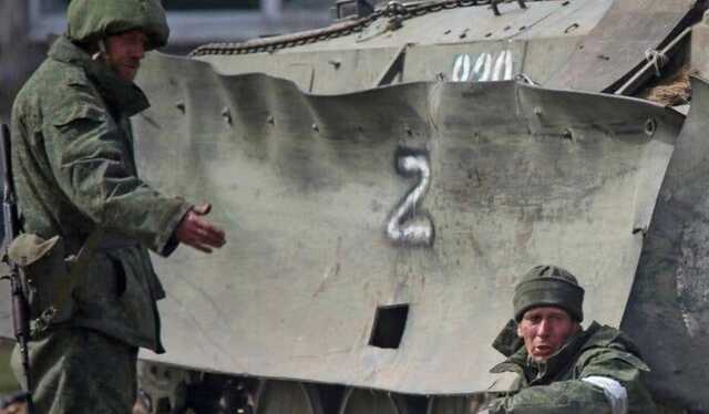 Все охвачено дымом: в Мариуполе казарму с 200 оккупантами посетил мощный "хлопок"