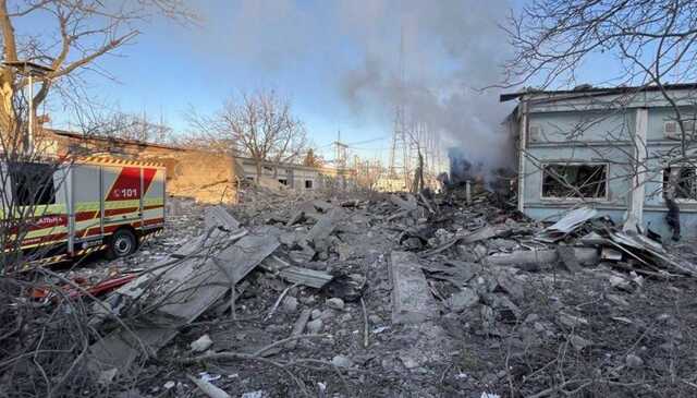 З’явилися фото наслідків вчорашніх обстрілів Запоріжжя, де постраждали 26 будинків