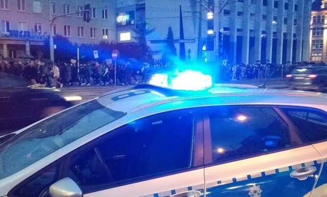 Українець у Польщі відкусив жінці вухо, а потім вкрав її авто