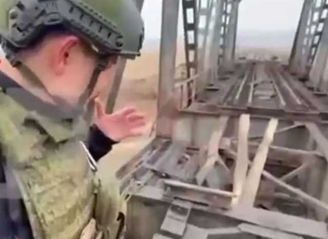Під Мелітополем пошкодили міст, яким війська РФ возили зброю