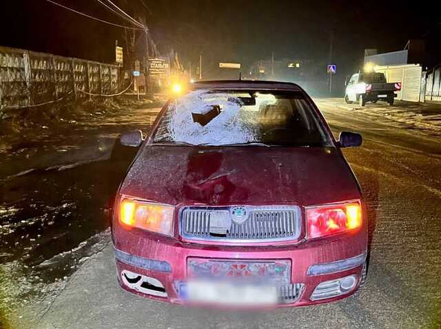 На Київщині легковик збив на смерть пішохода: поліція встановлює особу загиблого