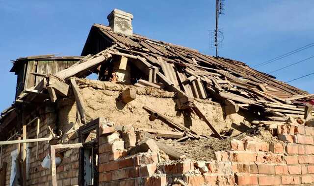 Российские военные из артиллерии обстреляли Марганец: повреждены частные дома