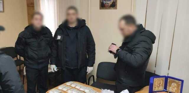 На Одещині поліцейський вимагав гроші від продавців риби