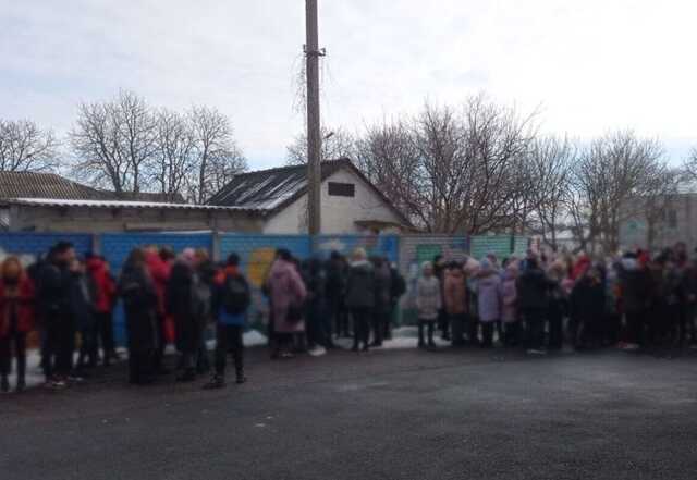 На Київщині восьмикласник розпилив у приміщенні ліцею перцевий балончик