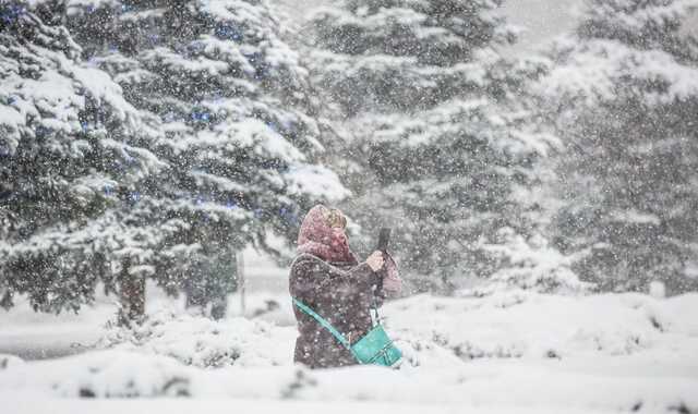 В четырех областях объявили штормовое предупреждение