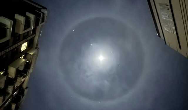 Українці спостерігали рідкісне природне явище, в якому побачили містичний знак для окупантів