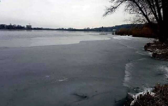 На Житомирщині вагітна жінка провалилася під кригу