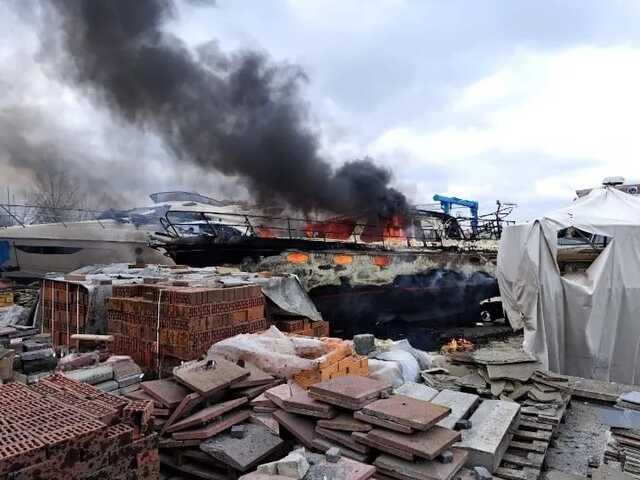 У Новій Каховці "бавовна" завітала у яхт-клуб, який облюбували окупанти для відпочинку