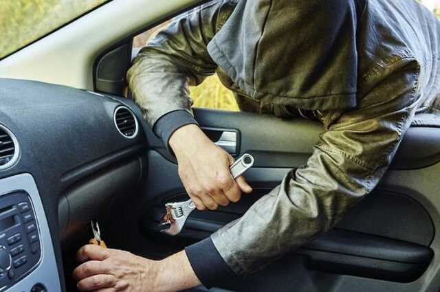 У Києві затримали рецидивіста, підозрюваного у крадіжках із 17 автомобілів