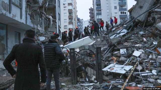 Посольство обратилось к украинцам в Турции из-за землетрясения