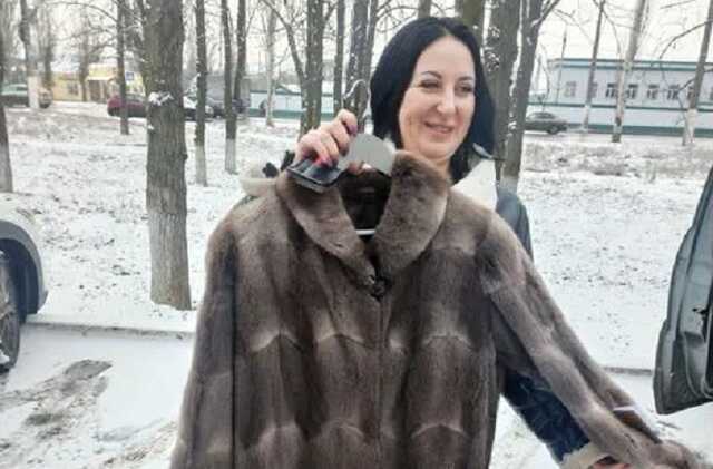 Друг Гиркина передал вдовам "героев Новороссии" поношенные шубы