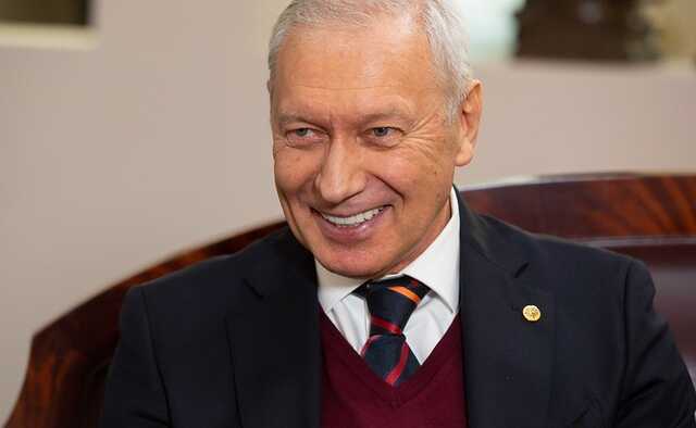 Засновник АТБ повертається у велику уранову гру