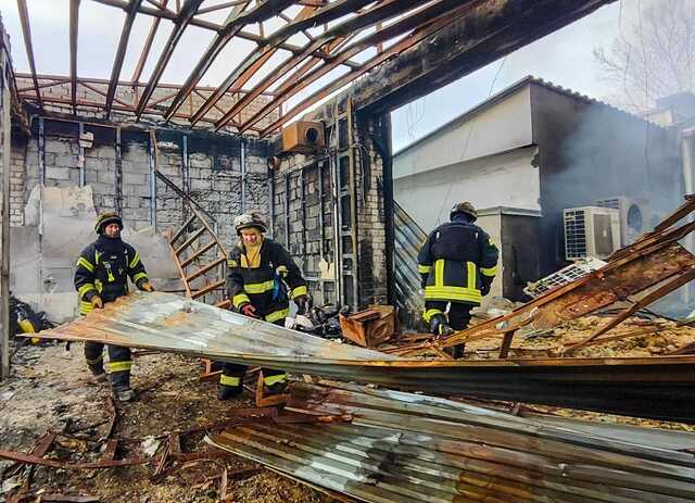 Утренний обстрел Херсона: снаряды попали в дом и детсад