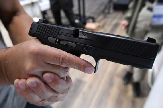 У Білій Церкві зловили неадеквата, який напав із пістолетом на підлітків