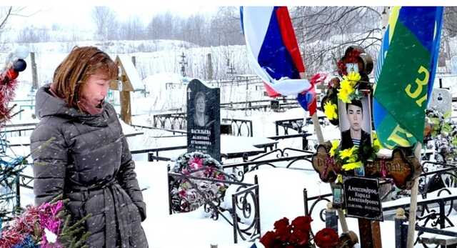 Безмежна жадібність. У РФ мати та вдова вбитого окупанта «воюють» за його машину