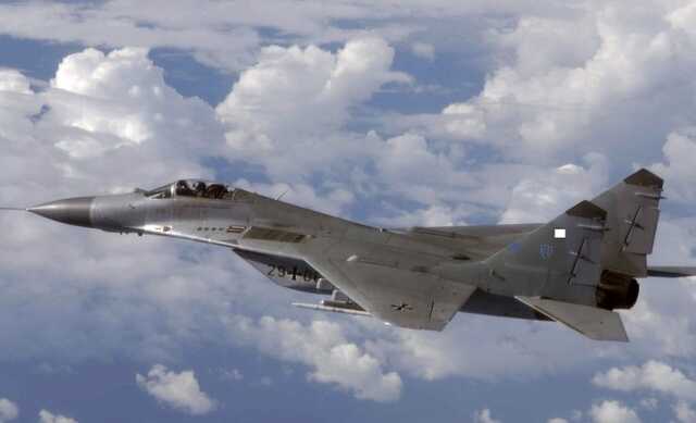 У ЄС заявили, що поки що ніхто не обіцяв Зеленському надати винищувачі