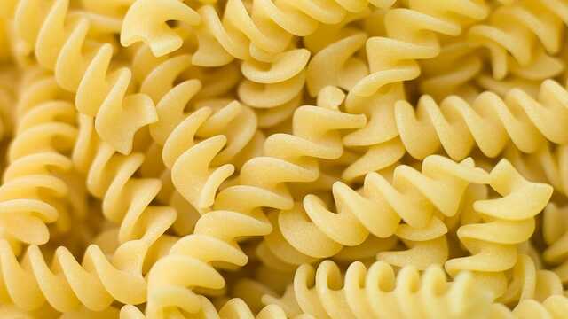 У школи закупили "золоті" макарони: чиновники намагаються виправдатися, а нардеп звернувся до НАБУ