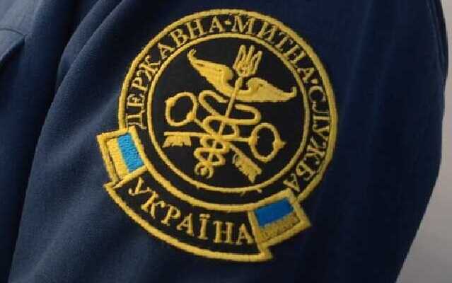 Львівський митник оформив на близьких осіб коштовні авто та нерухомість