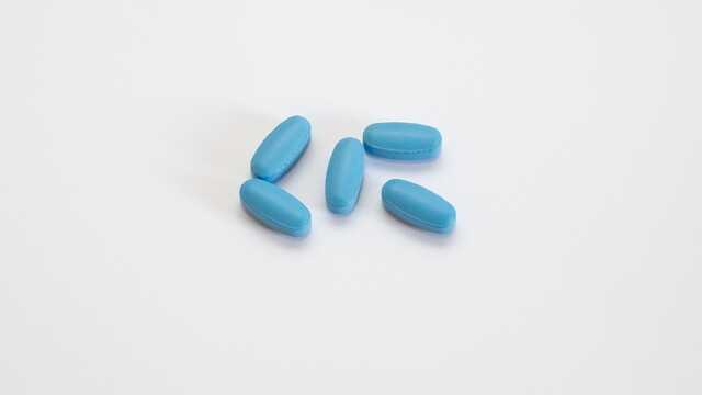 РФ готує імпортозаміщення: У російських чоловіків через санкції відібрали "Віагру"