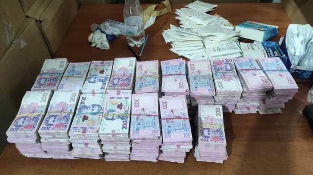 Прикордонники затримали українця із трьома мільйонами гривень