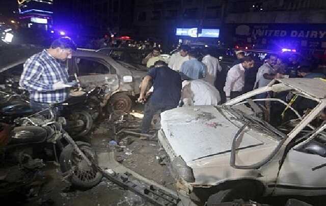 В Пакистані терористи-смертники напали на поліцейську дільницю: є загиблі