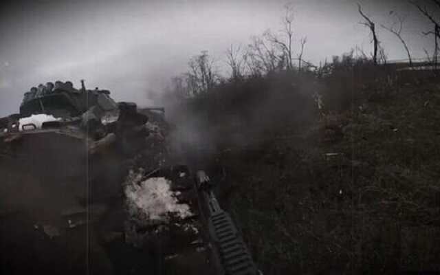 Бойцы штурмуют позиции окупантов вблизи Бахмута при поддержке БМП-1